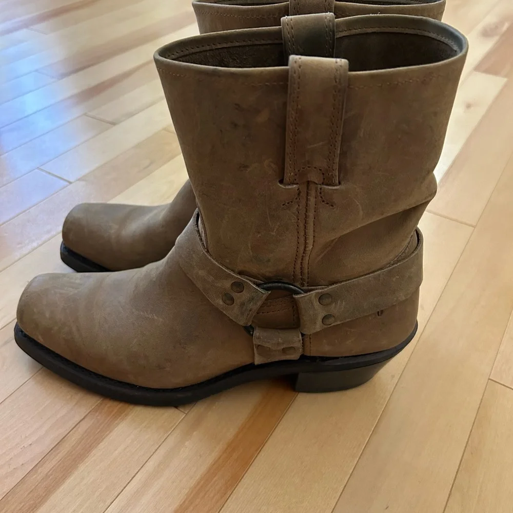 Stylish Brown Frye Motorcycle Boots - Picture 6 of 7